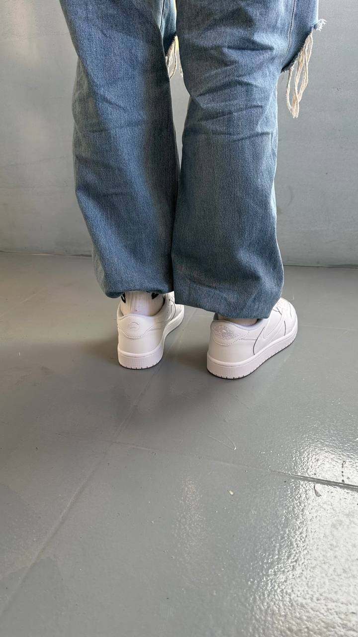 Jordan 1 Travis Scott