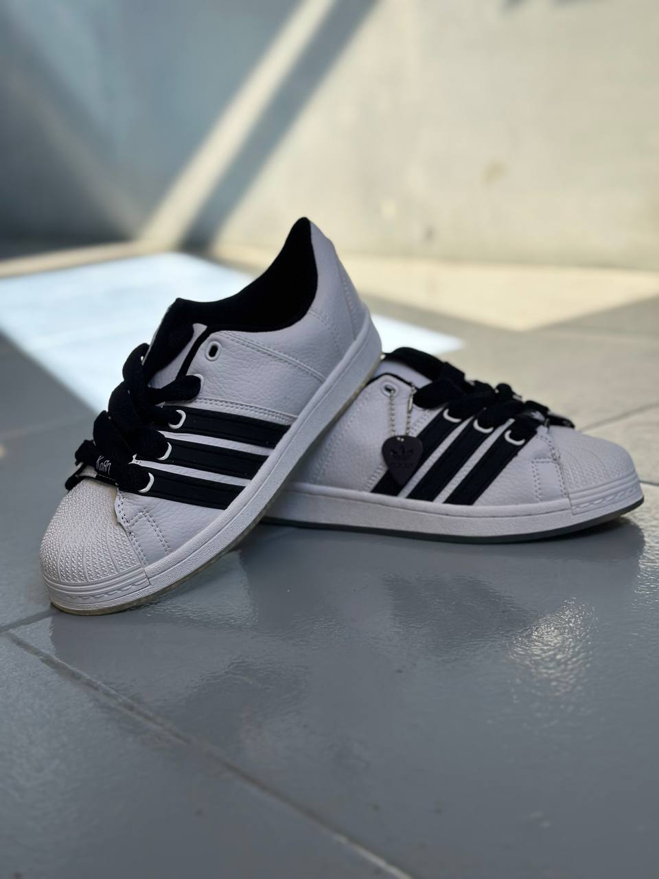 Adidas Superstar korn