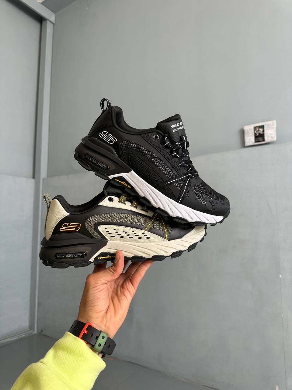 Skechers Max Protect