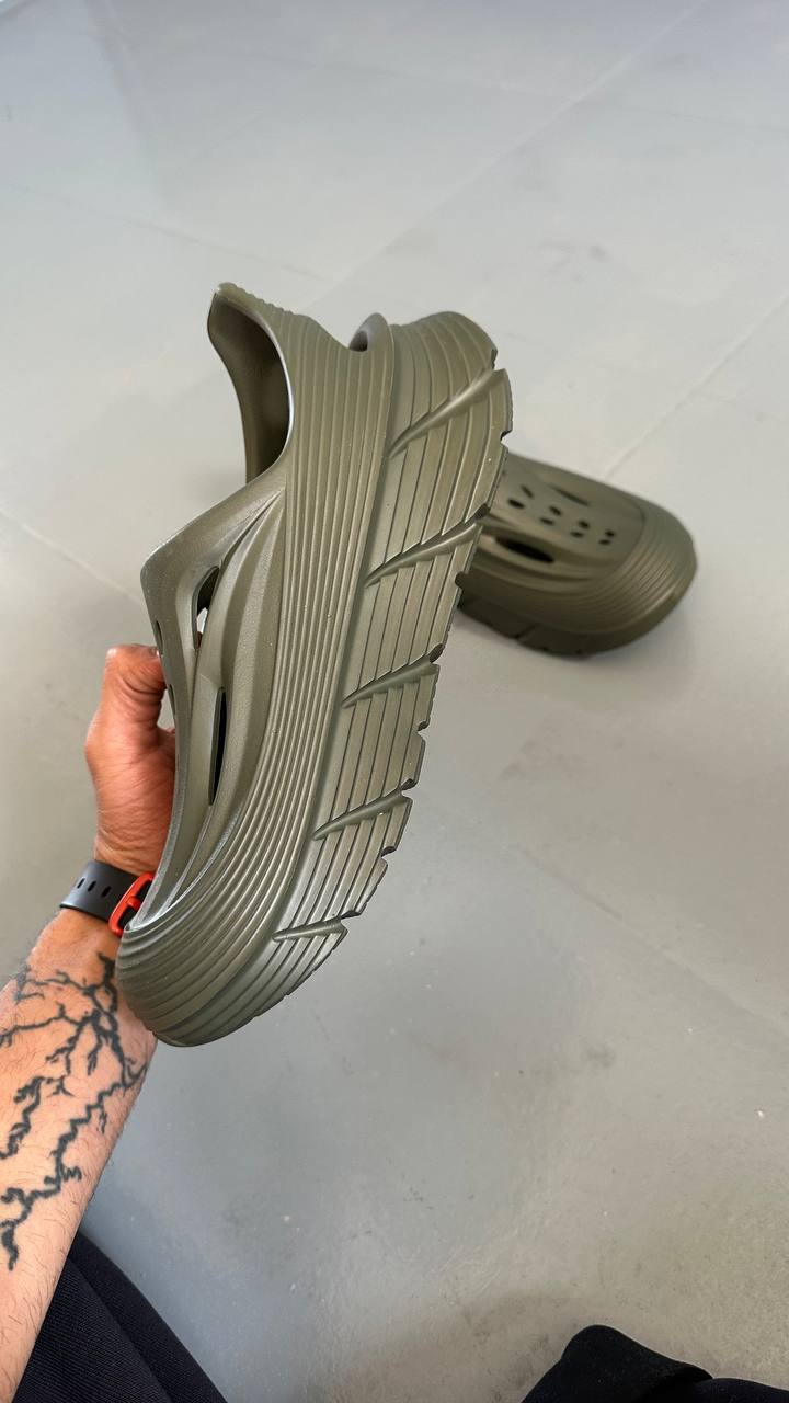 Hoka One One Restore 2.0