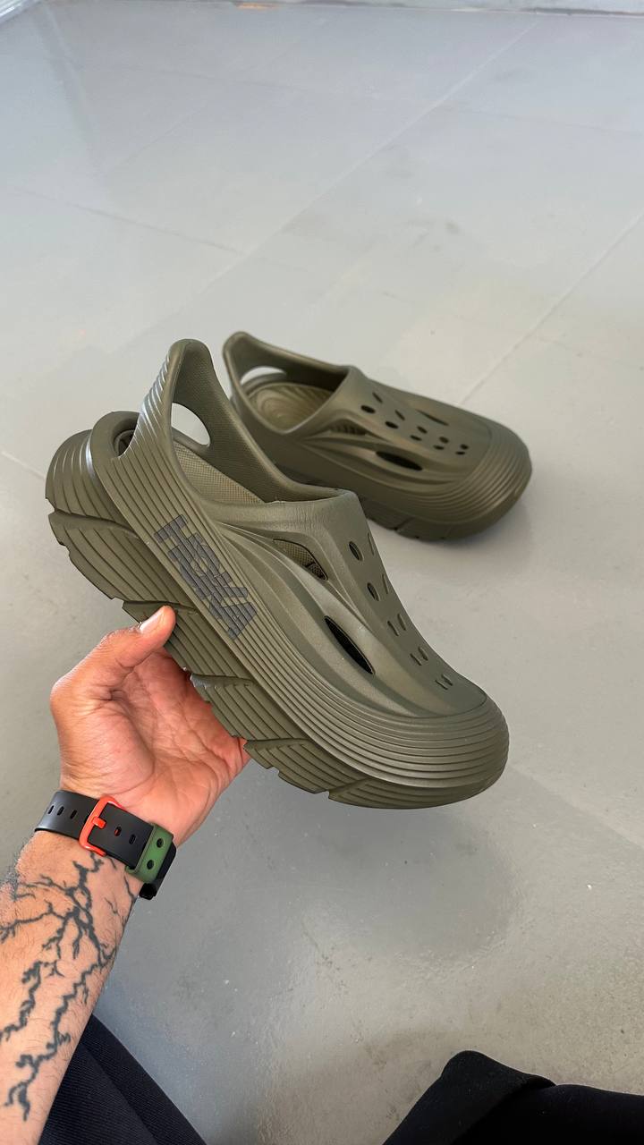 Hoka One One Restore 2.0