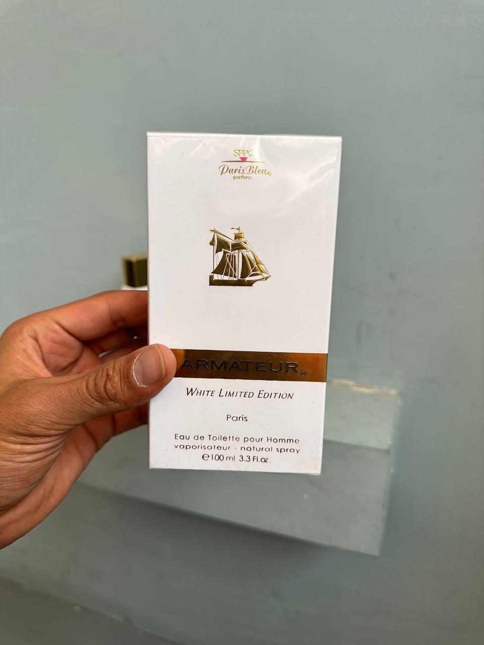 Paris Bleu Armateur White Limited Edition