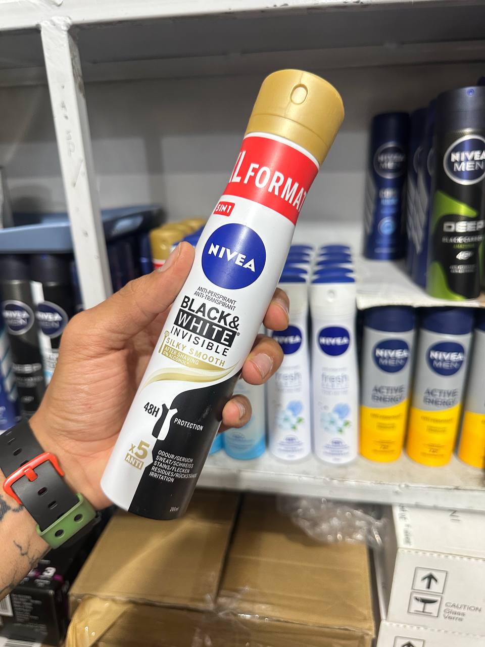 Nivea Black & White Silky Smooth