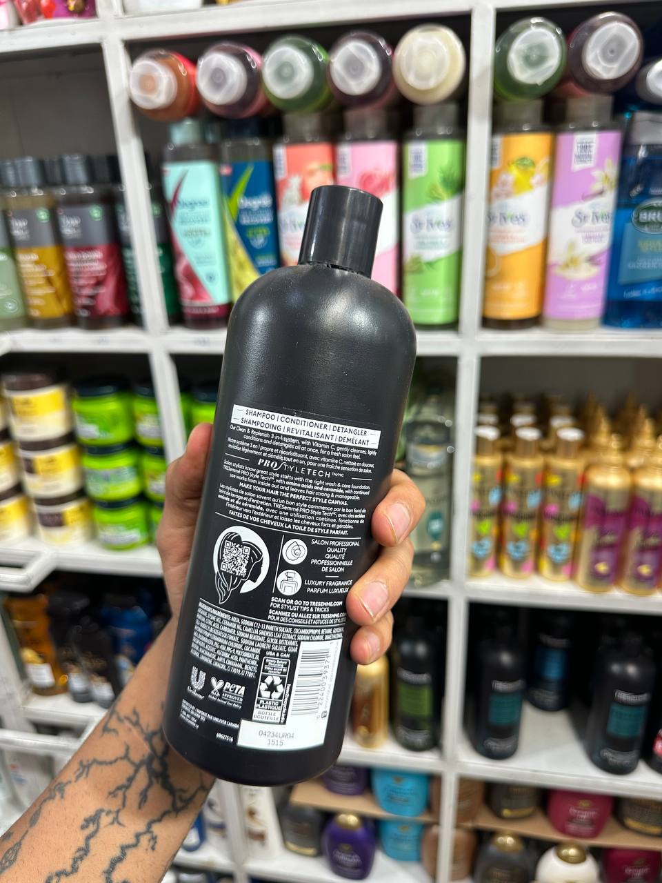 TRESemme Clean & Replenish 3-in-1 Shampoo 828ml