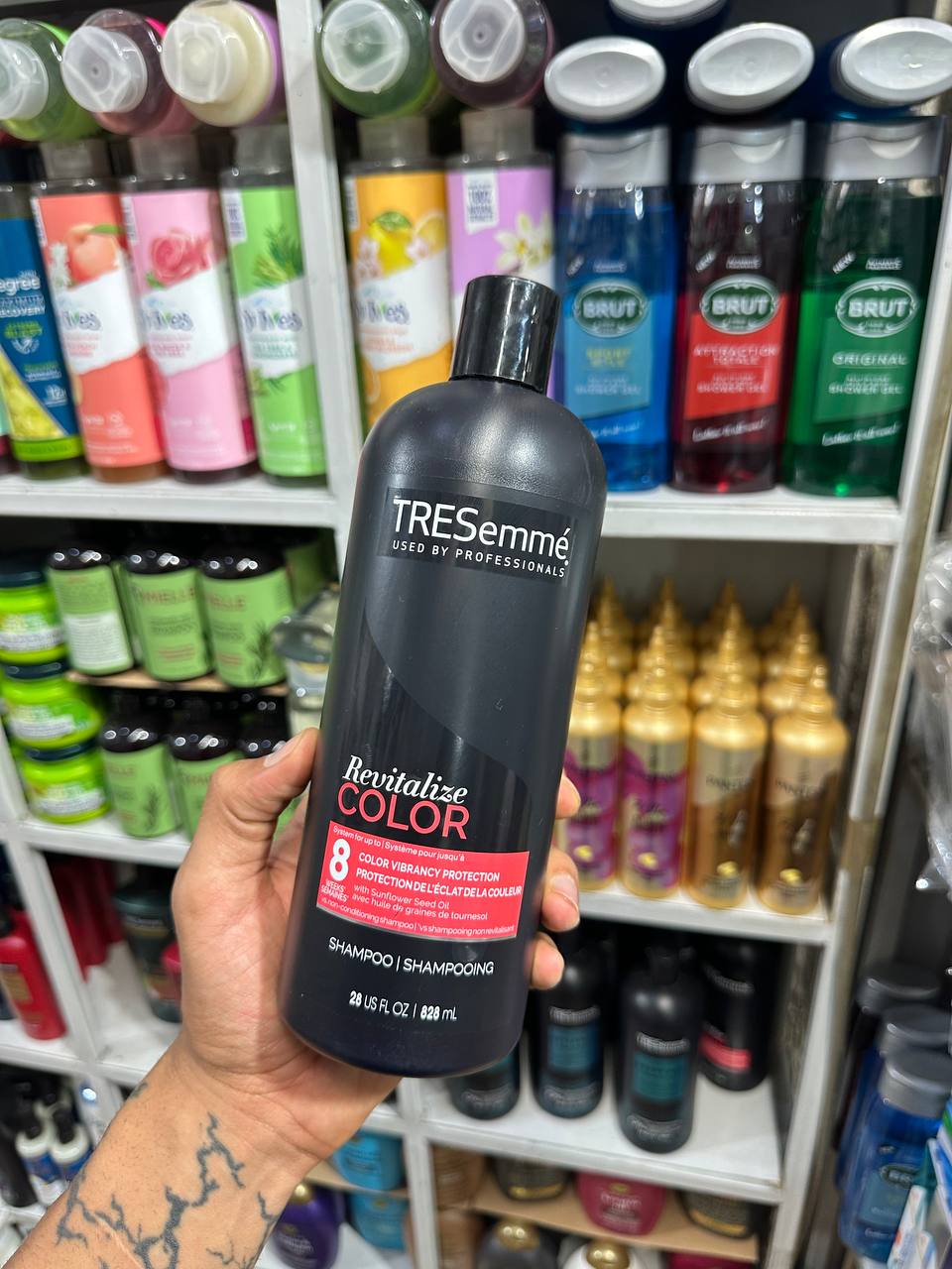TRESemmé Revitalise Colour Shampoo 828 ml