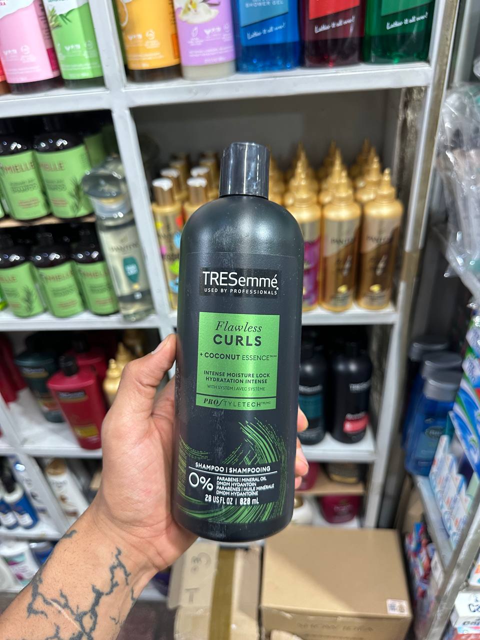 TRESemmé Flawless Curls Hair 828ml