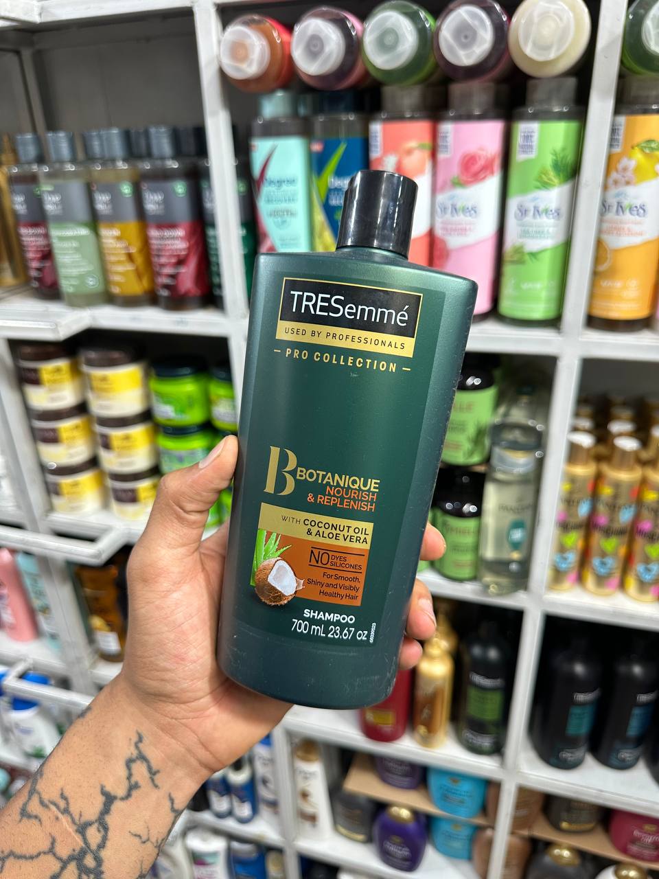 TRESemmé Botanique Nourish & Replenish