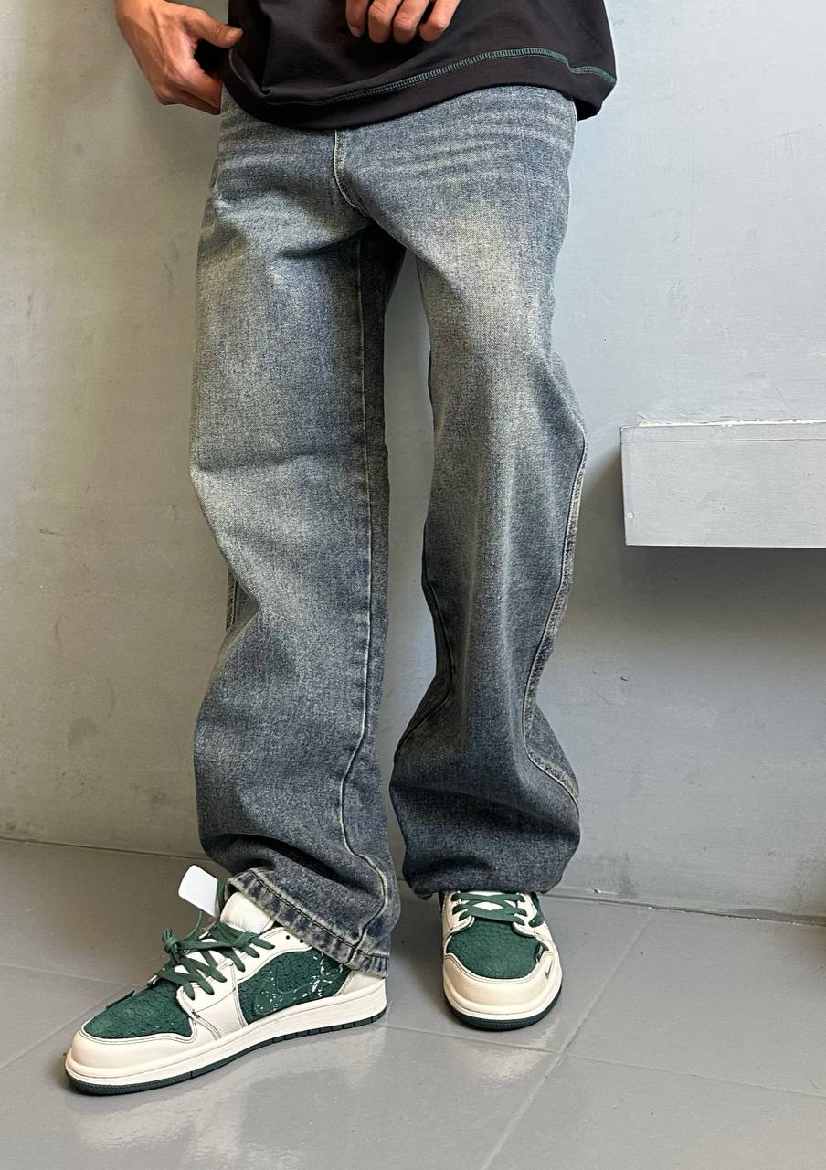 Men's baggy jeans