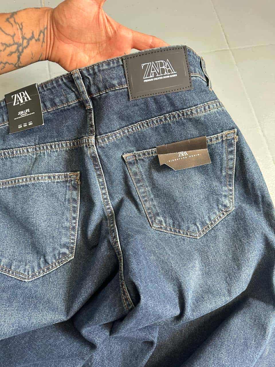 Men's baggy jeans