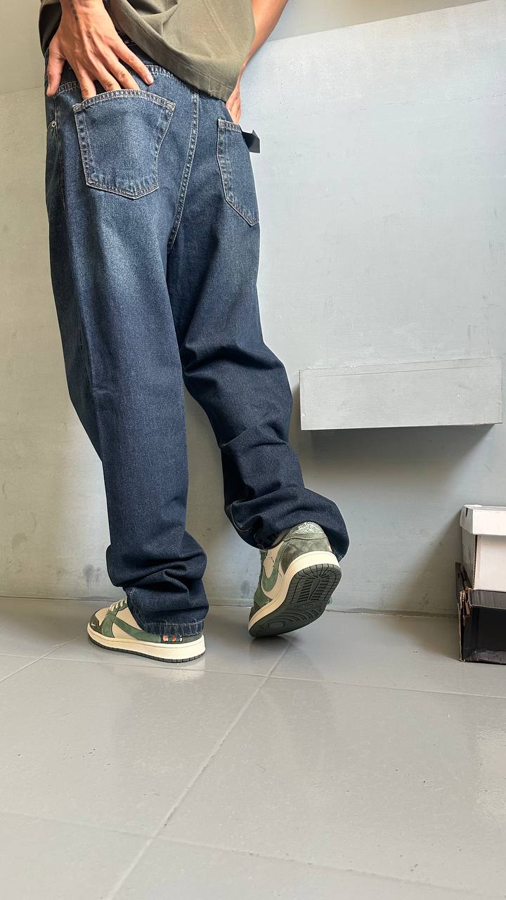 Men's baggy jeans