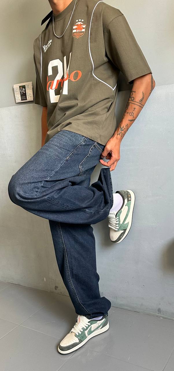 Men's baggy jeans