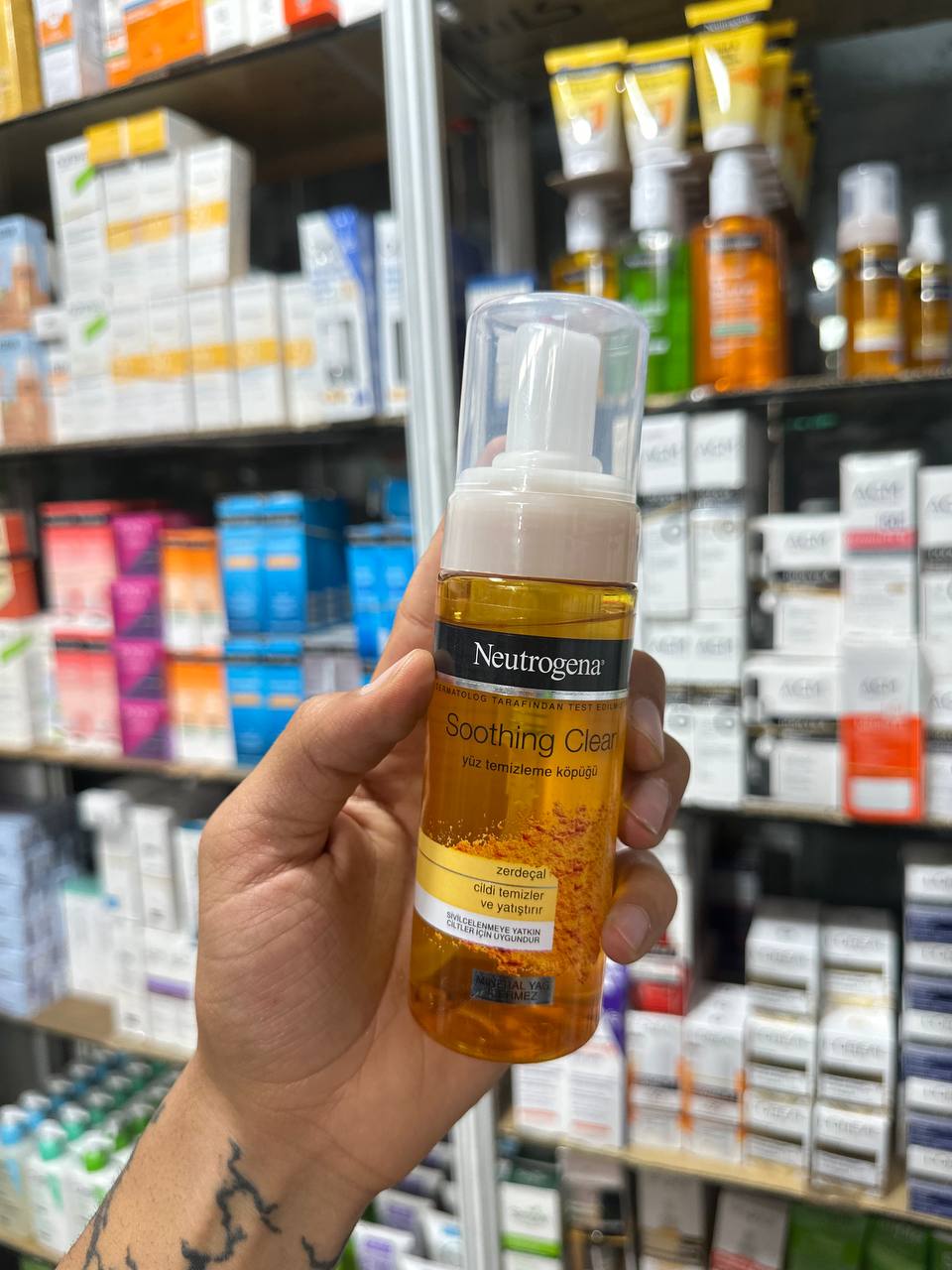 Neutrogena Soothing Clear Turmeric Mousse Cleanser