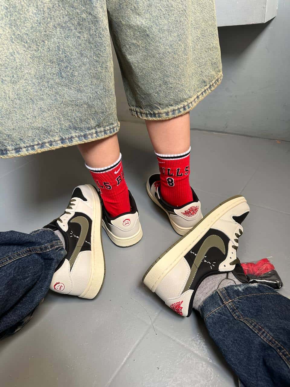 Jordan 1 Travis Scott