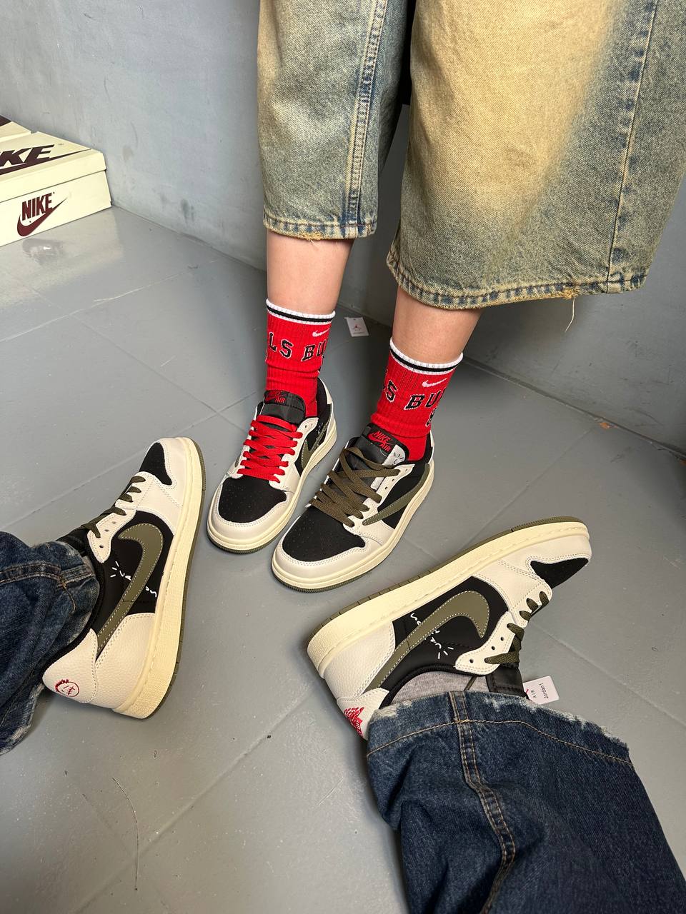 Jordan 1 Travis Scott