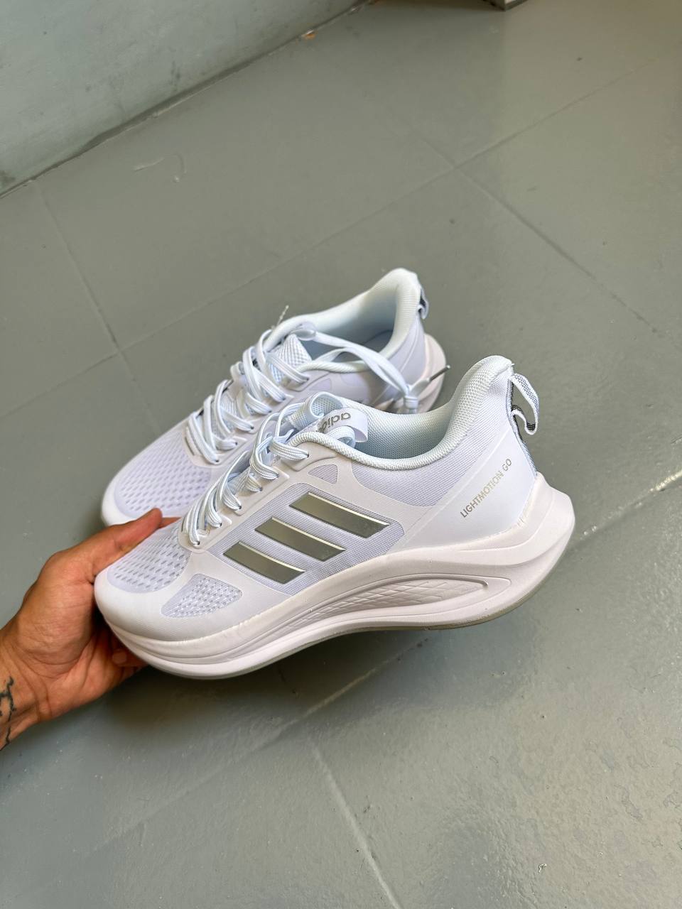 Adidas Light Motion