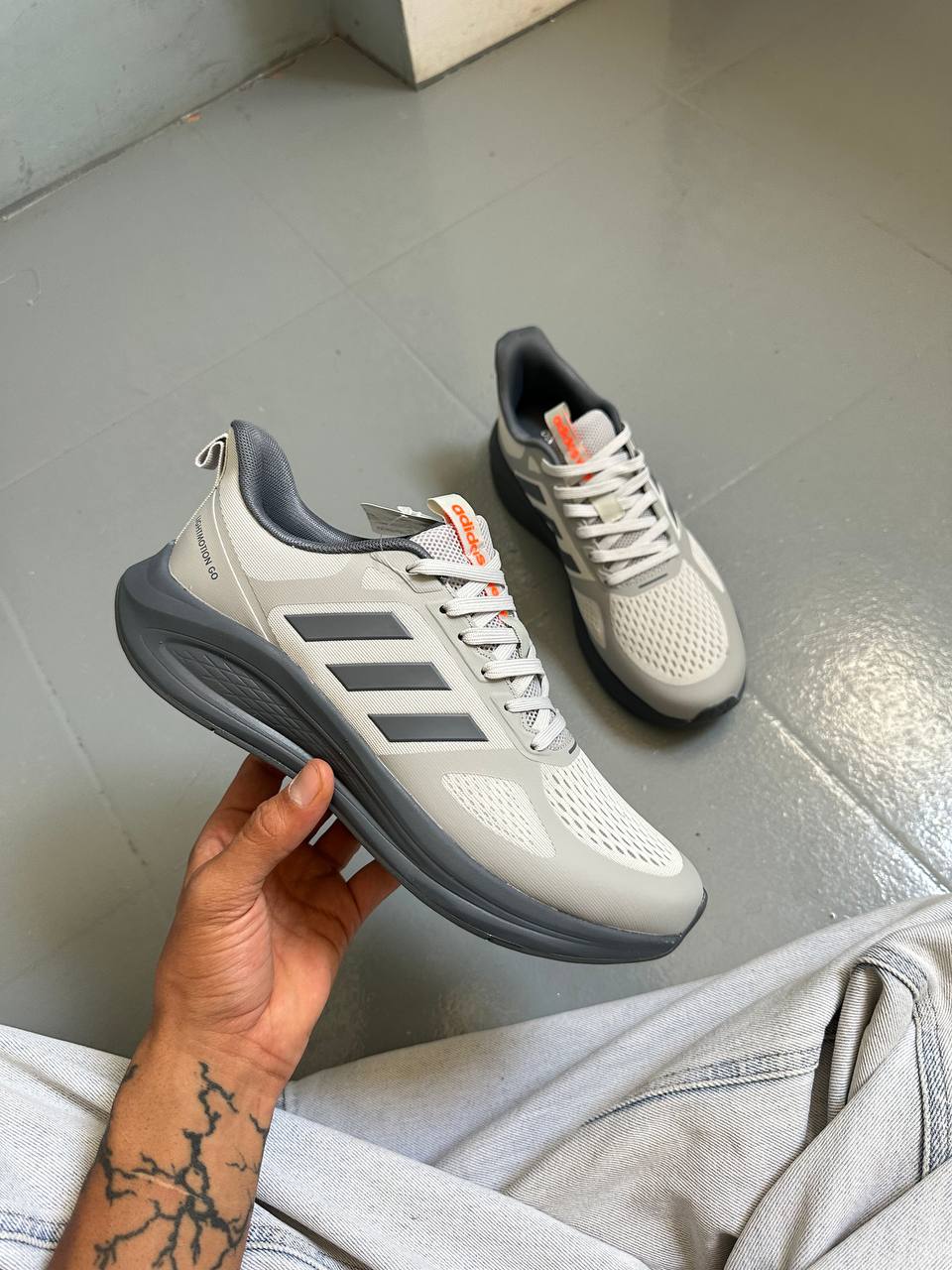 Adidas Light Motion