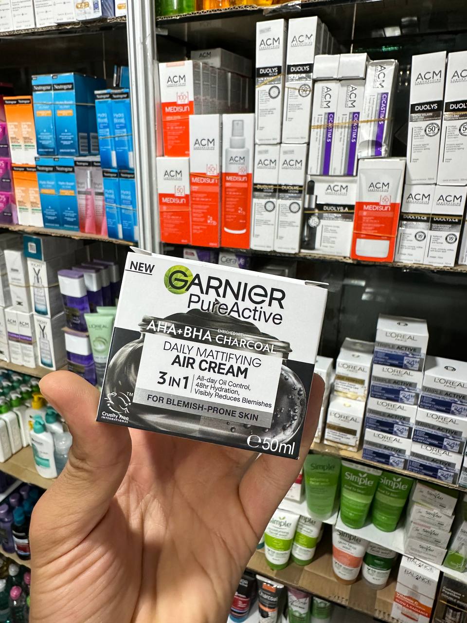 Garnier Pure Active AHA+BHA Charcoal Daily Mattifying 3-in-1 Air Cream