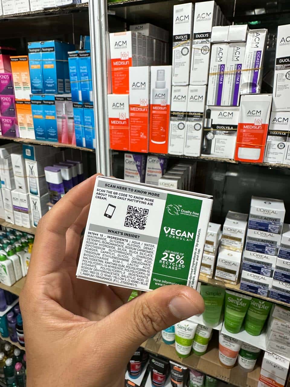 Garnier Pure Active AHA+BHA Charcoal Daily Mattifying 3-in-1 Air Cream