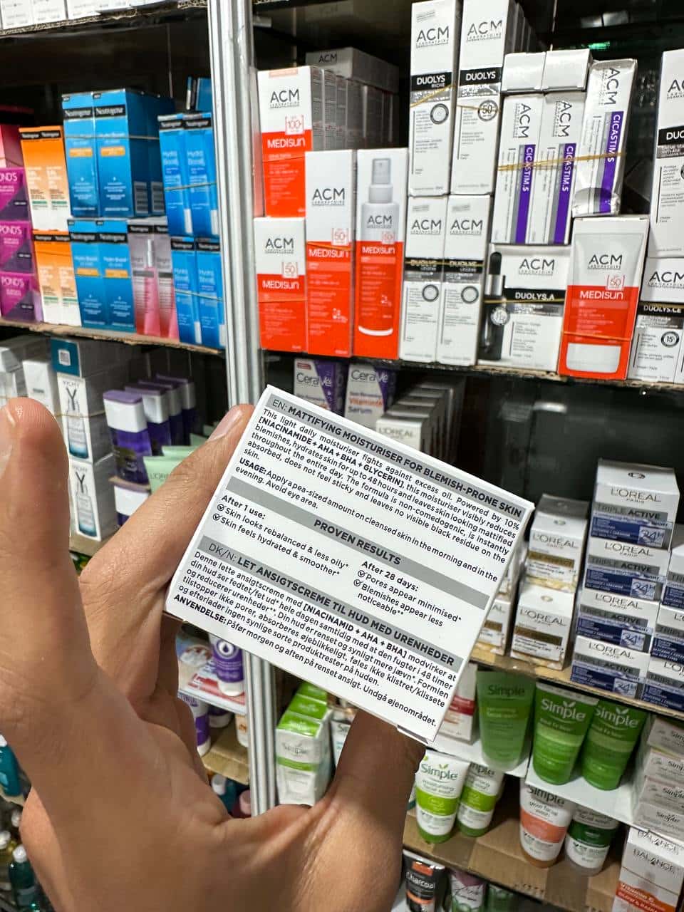 Garnier Pure Active AHA+BHA Charcoal Daily Mattifying 3-in-1 Air Cream