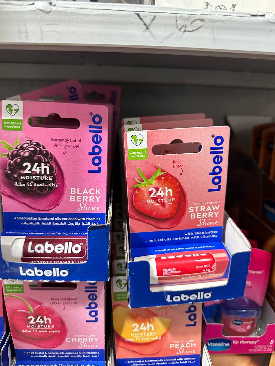 Labello Strawberry Shine