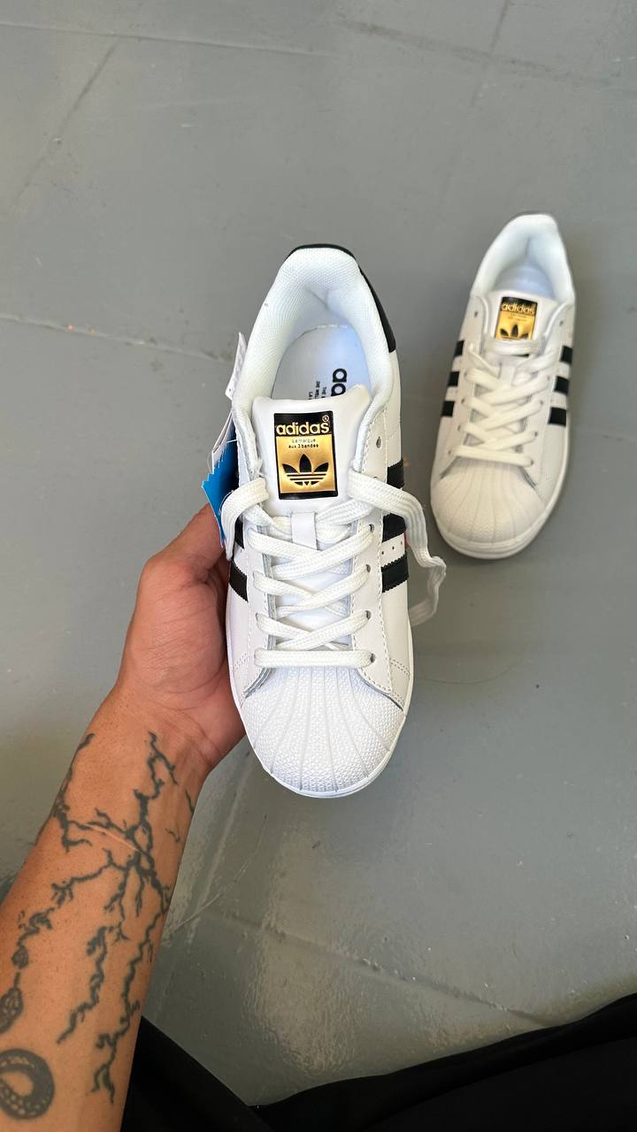 Adidas Superstar