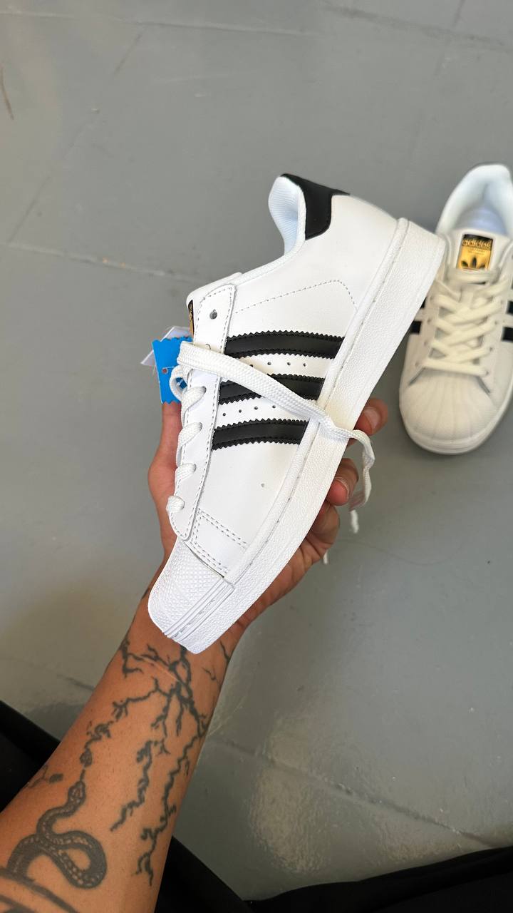 Adidas Superstar