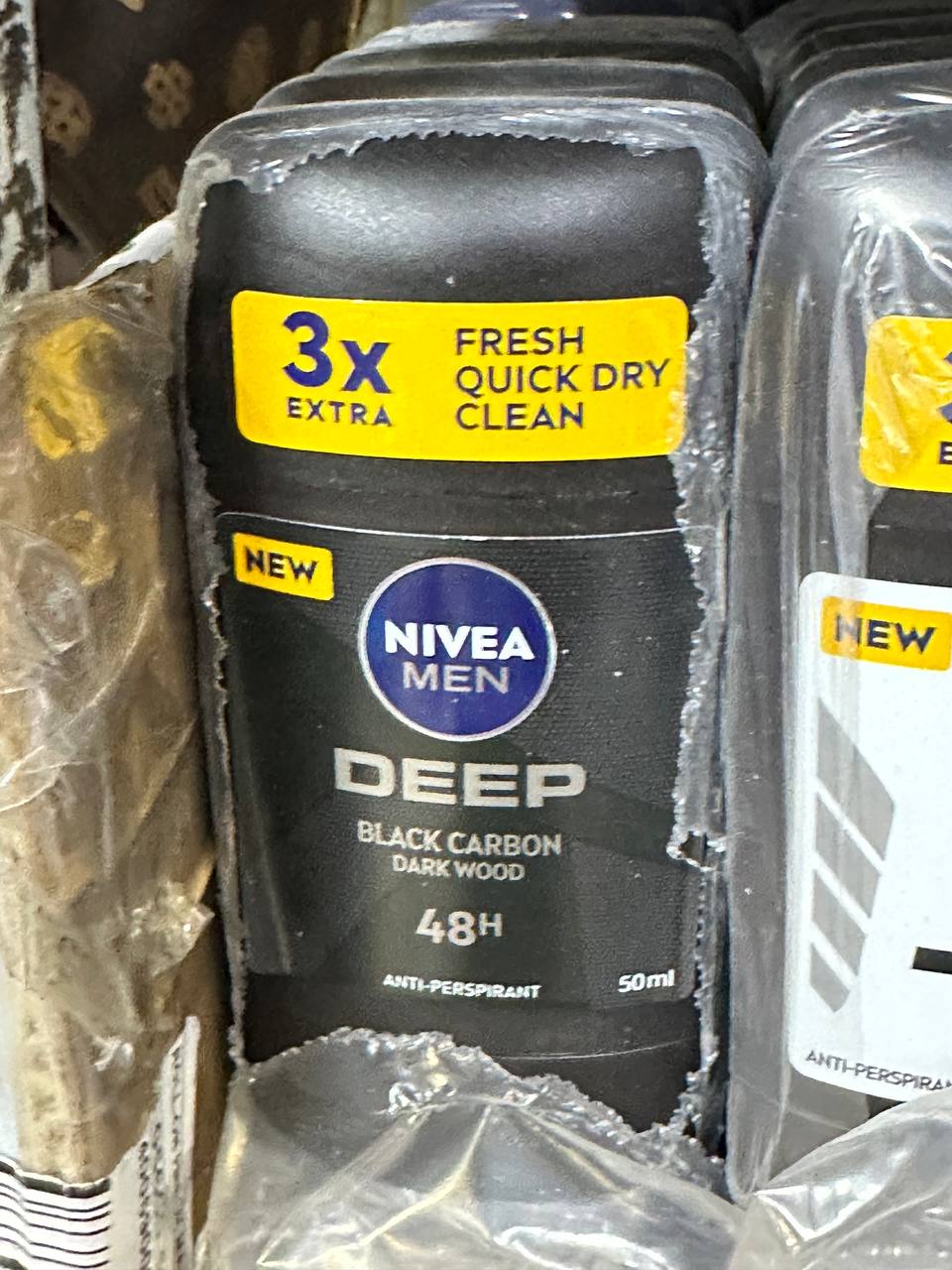 NIVEA Deep Black Carbon Stick