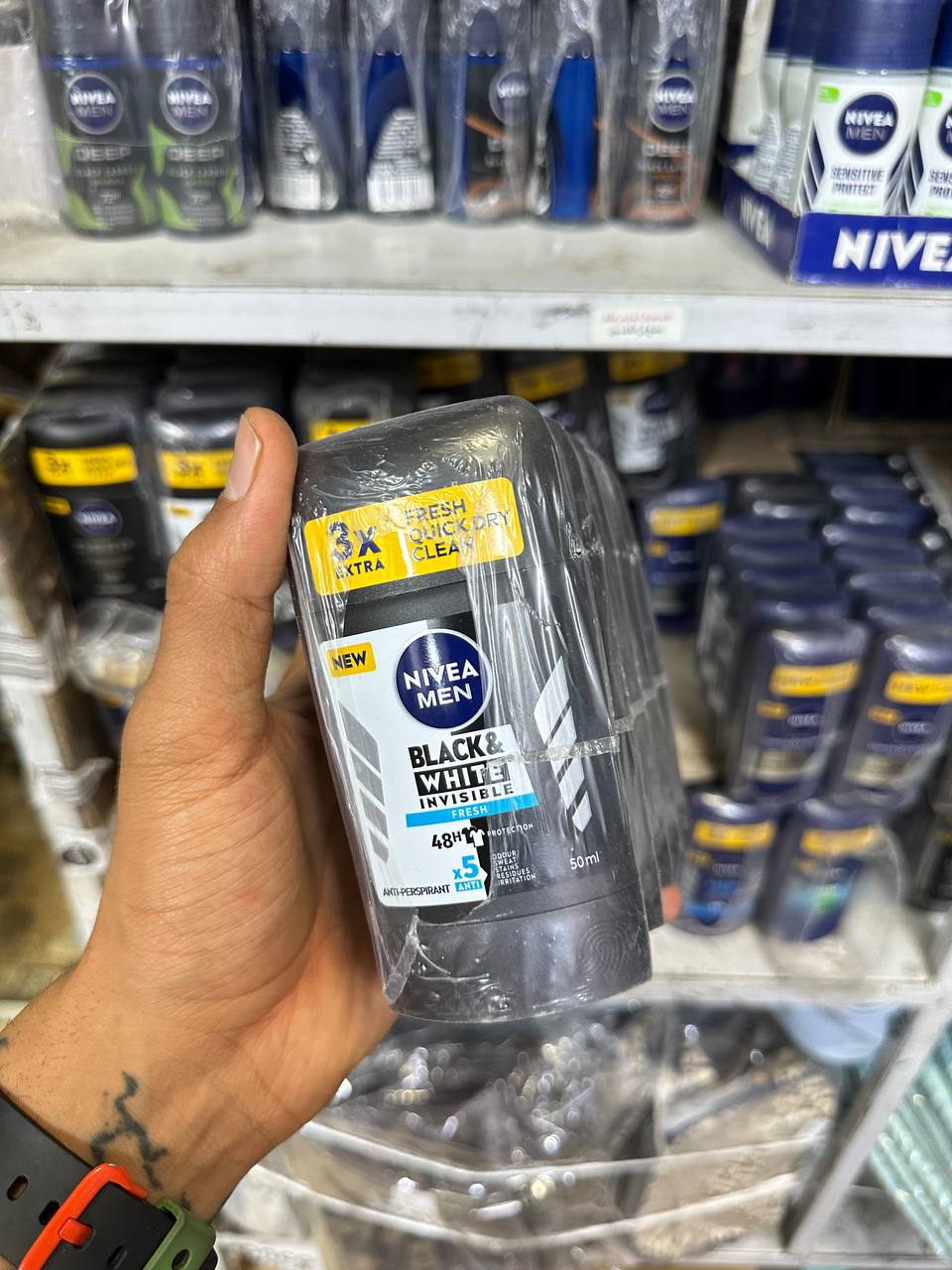 NIVEA Black & White Invisible