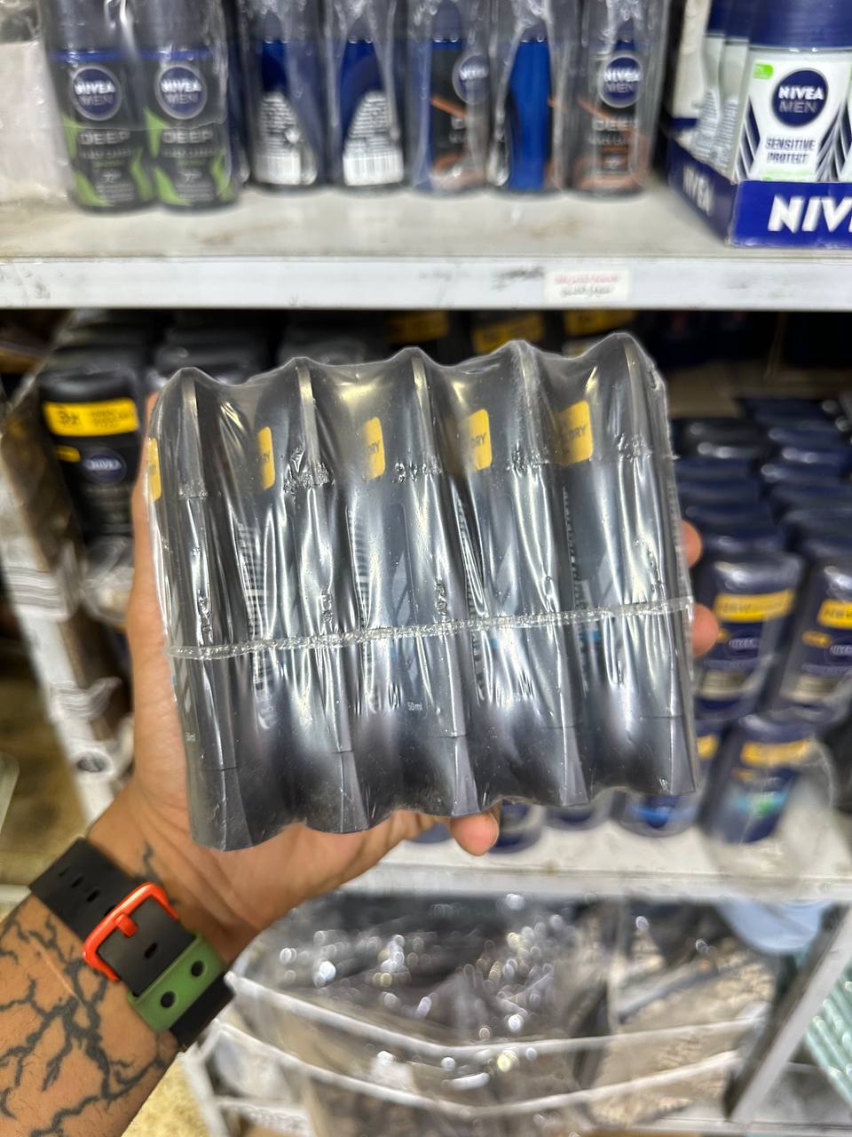 NIVEA Black & White Invisible