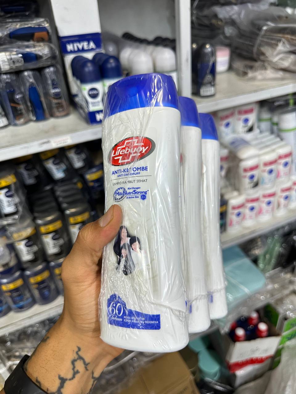 Life Buoy Anti-Dandruff Shampoo