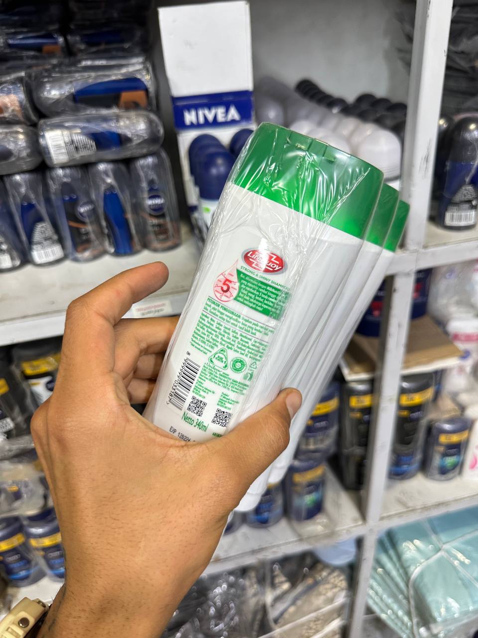 Life Buoy Strength & Shine Shampoo