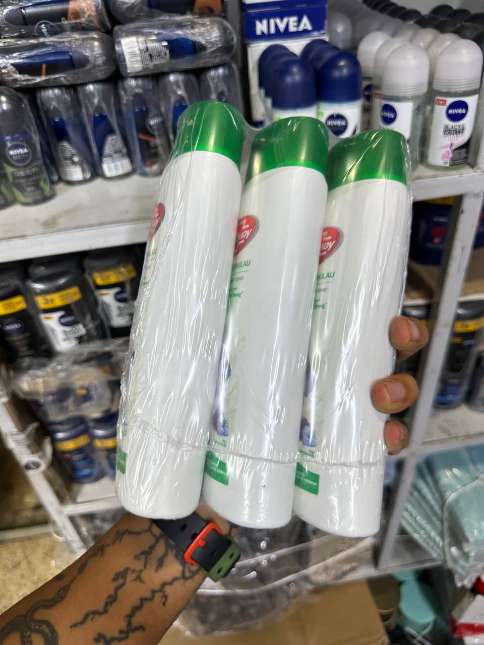 Life Buoy Strength & Shine Shampoo