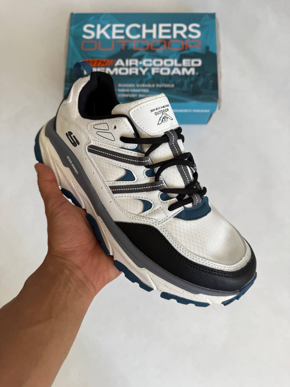 Skechers Relaxed Fit