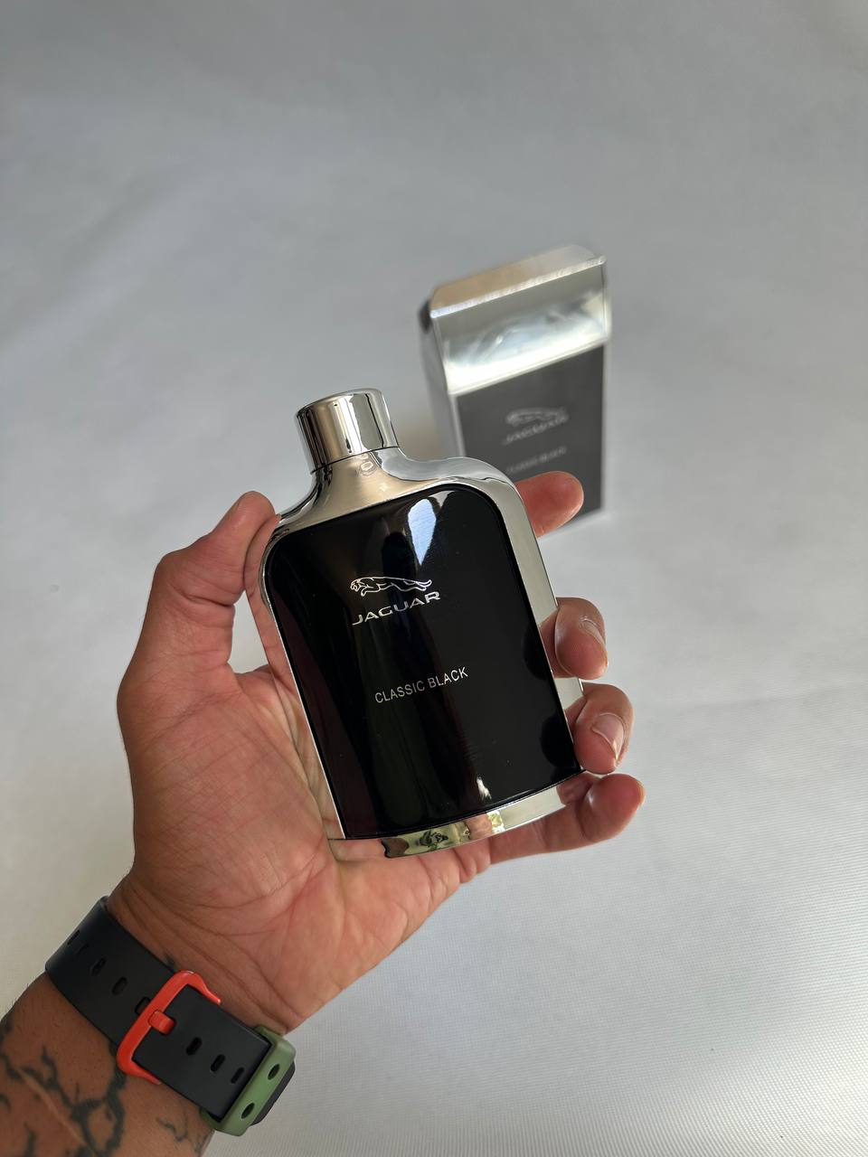 Jaguar Classic Black