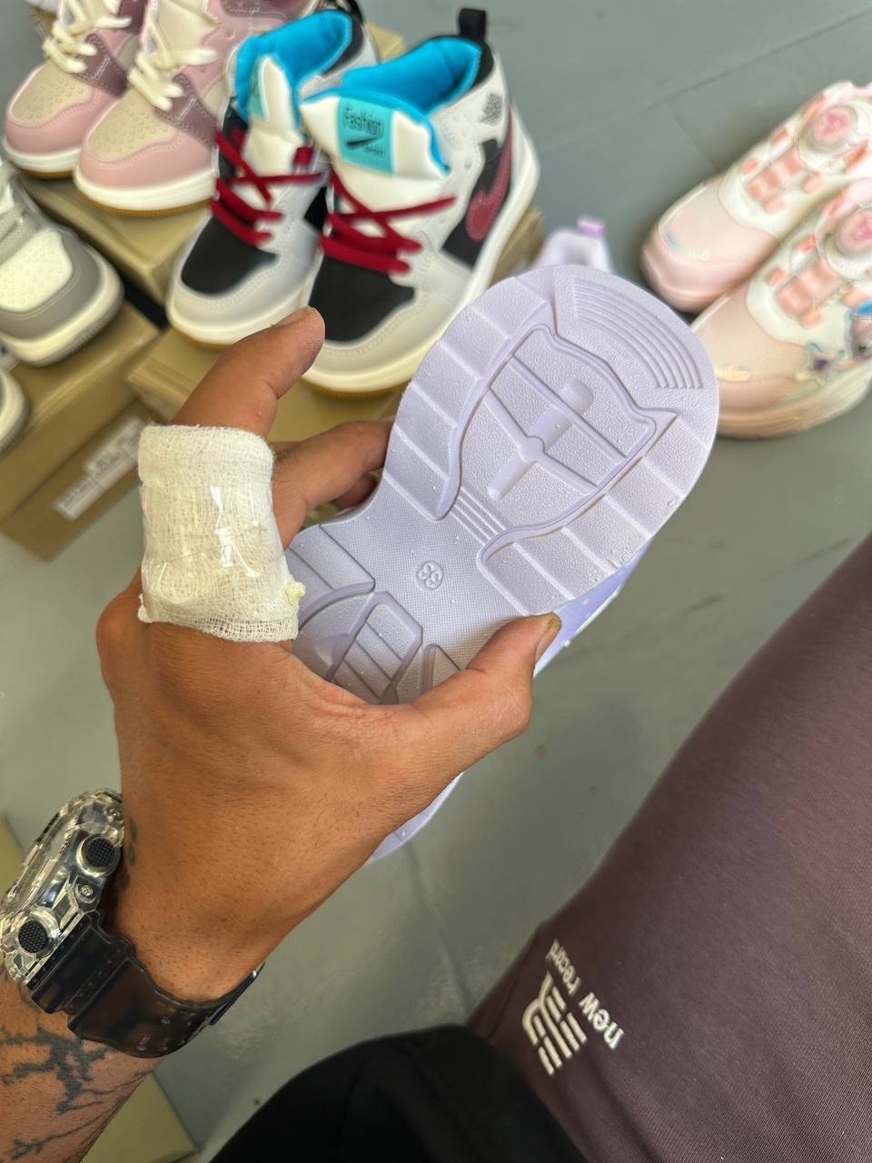 Girls' lighted sweatshirt