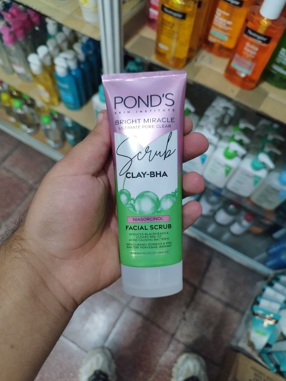 Pond’s Clay BHA Scrub