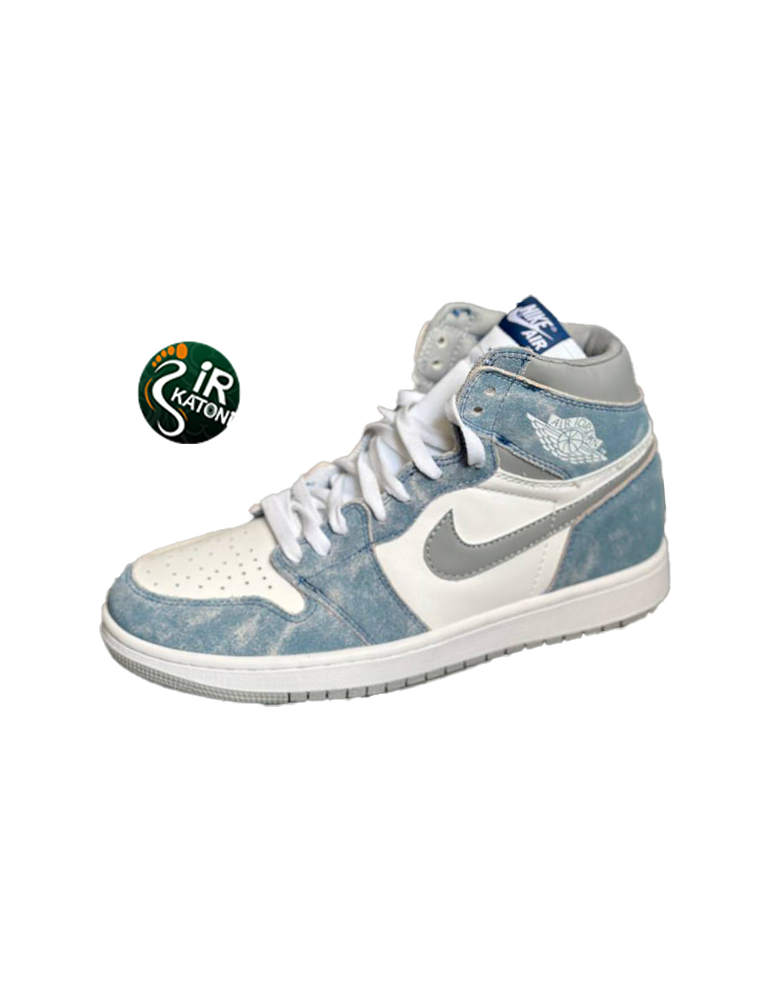 جردن 1 هایپر رویال 👱🏻‍♀️👨🏽‍🦱