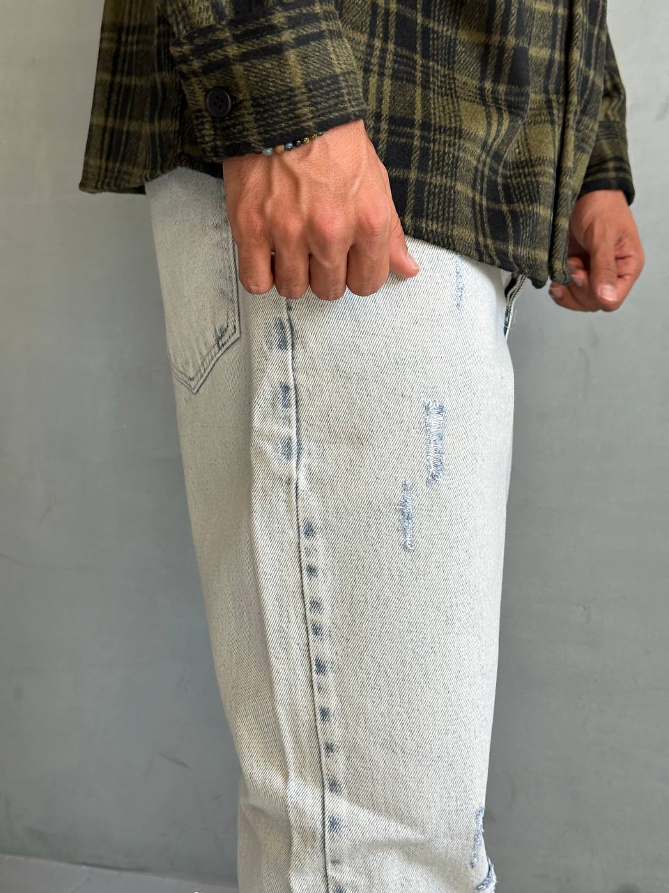 Semi-Baggy Jeans