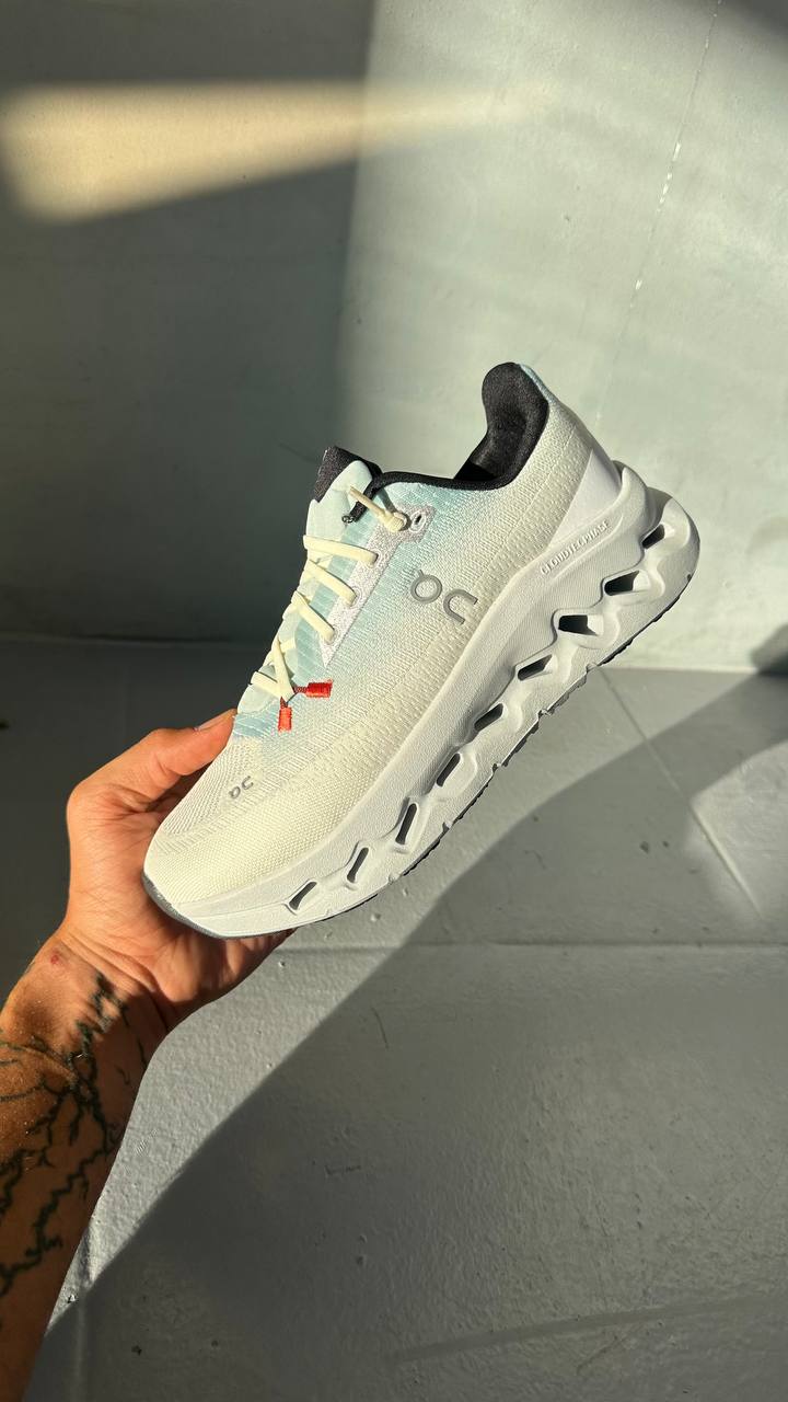 On Running Cloudtilt Sand Cream