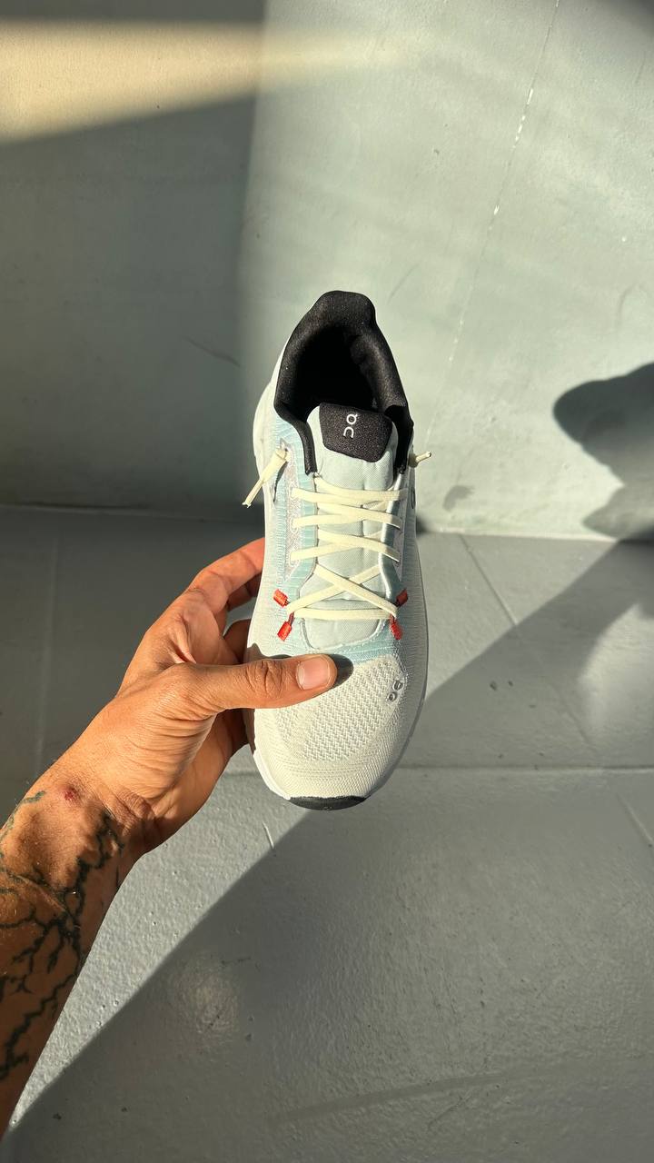 On Running Cloudtilt Sand Cream