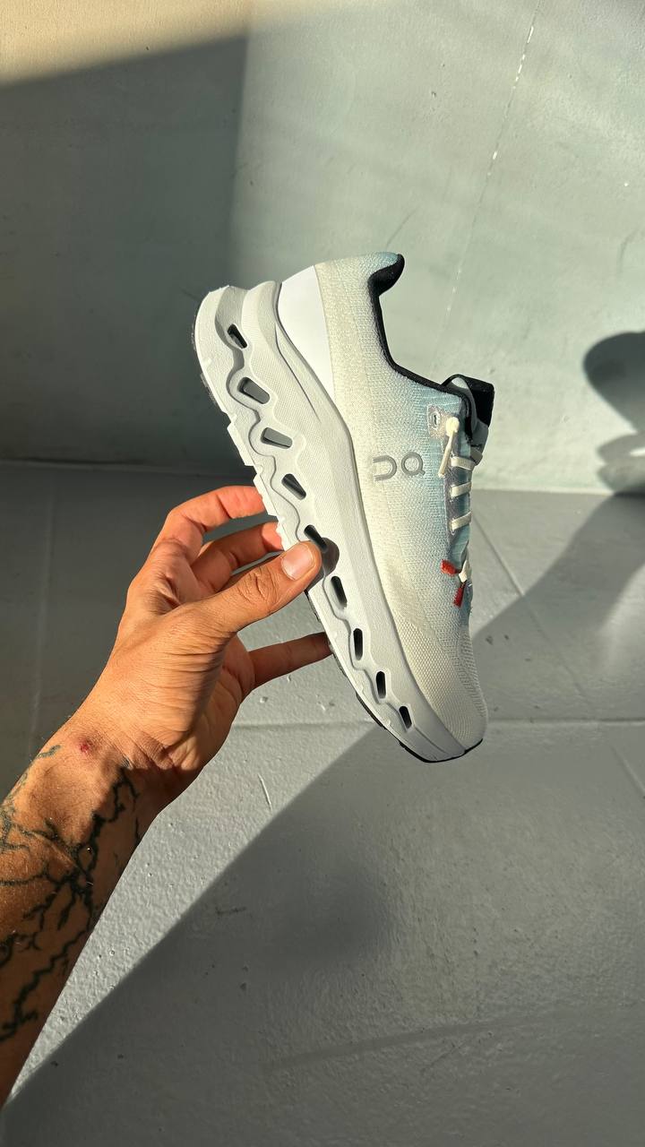 On Running Cloudtilt Sand Cream