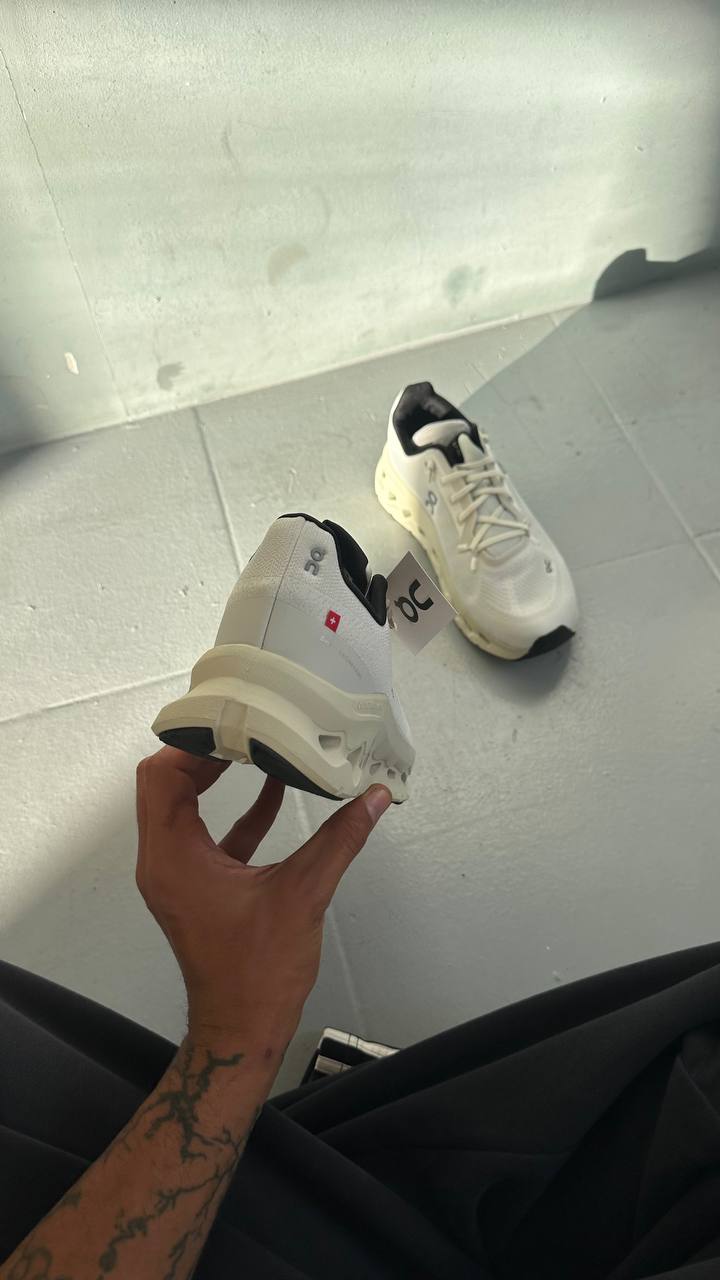 On Running Cloudtilt Sand Cream