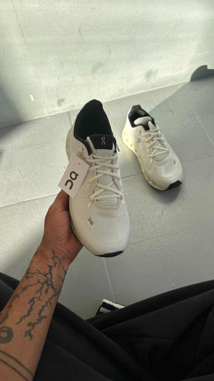 On Running Cloudtilt Sand Cream