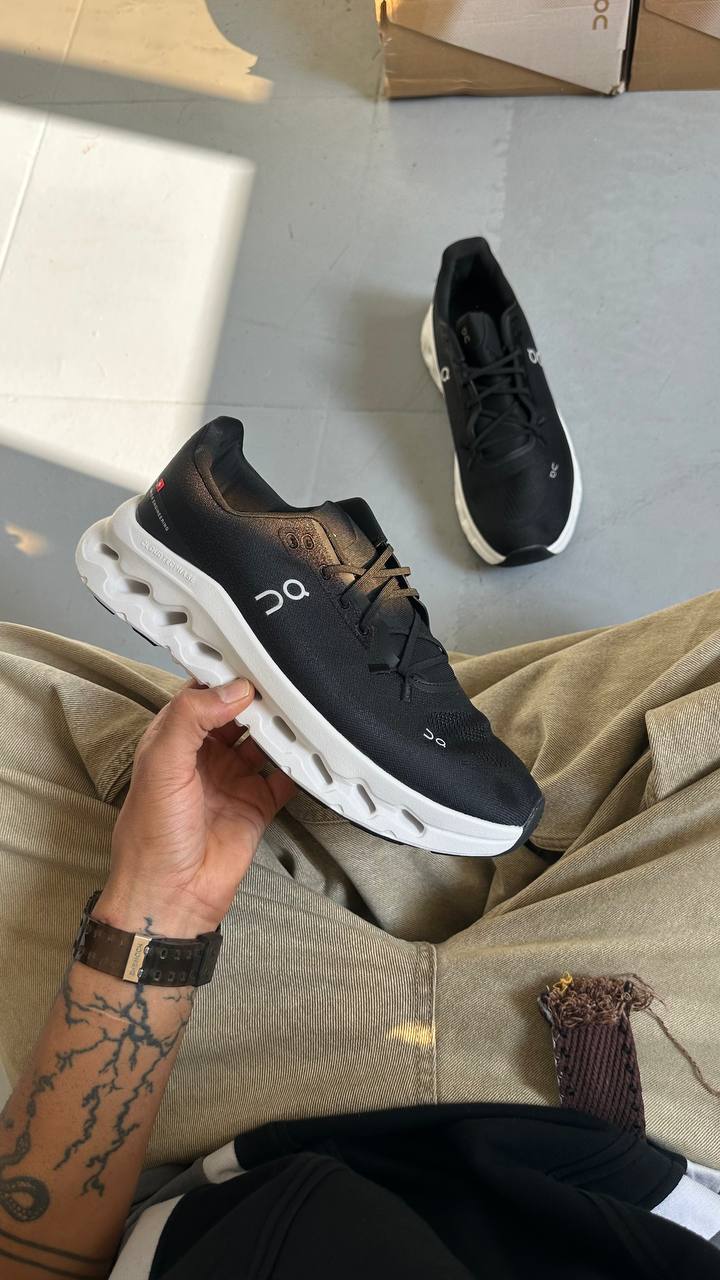 On Running Cloudtilt Sand Cream