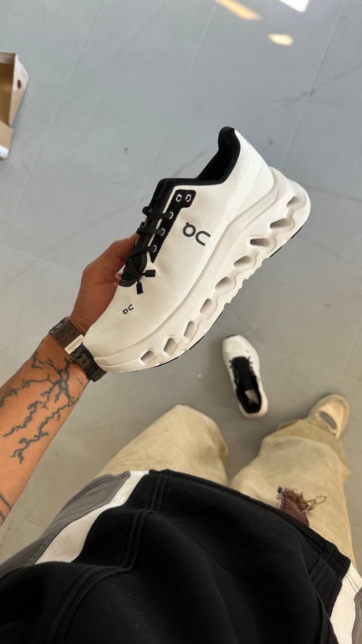 On Running Cloudtilt Sand Cream