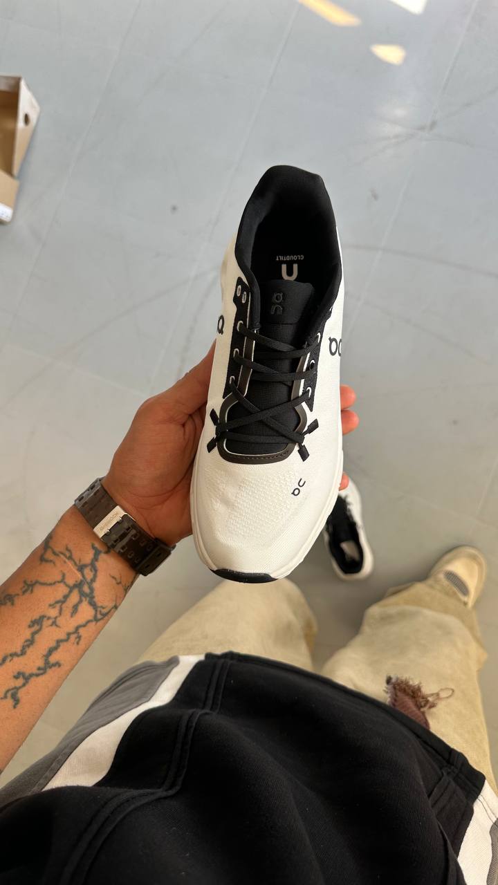 On Running Cloudtilt Sand Cream