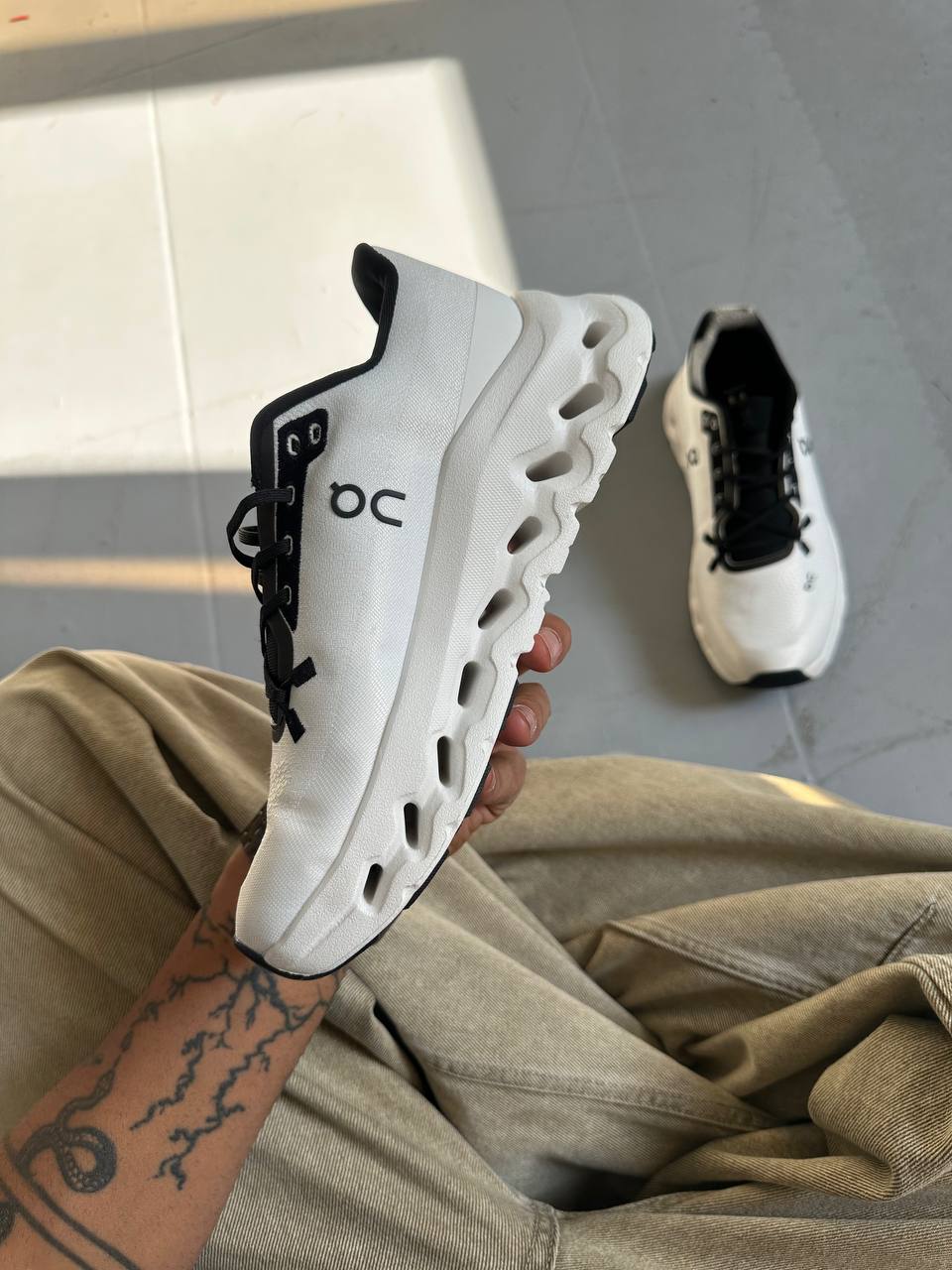 On Running Cloudtilt Sand Cream