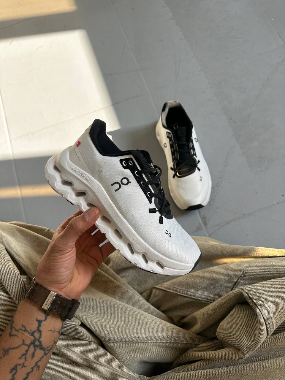 On Running Cloudtilt Sand Cream