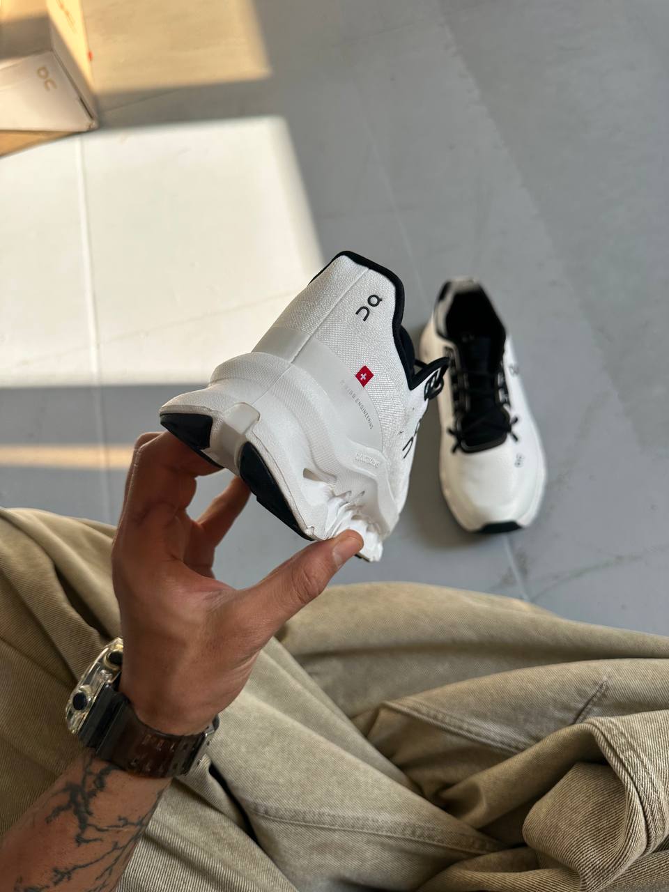 On Running Cloudtilt Sand Cream