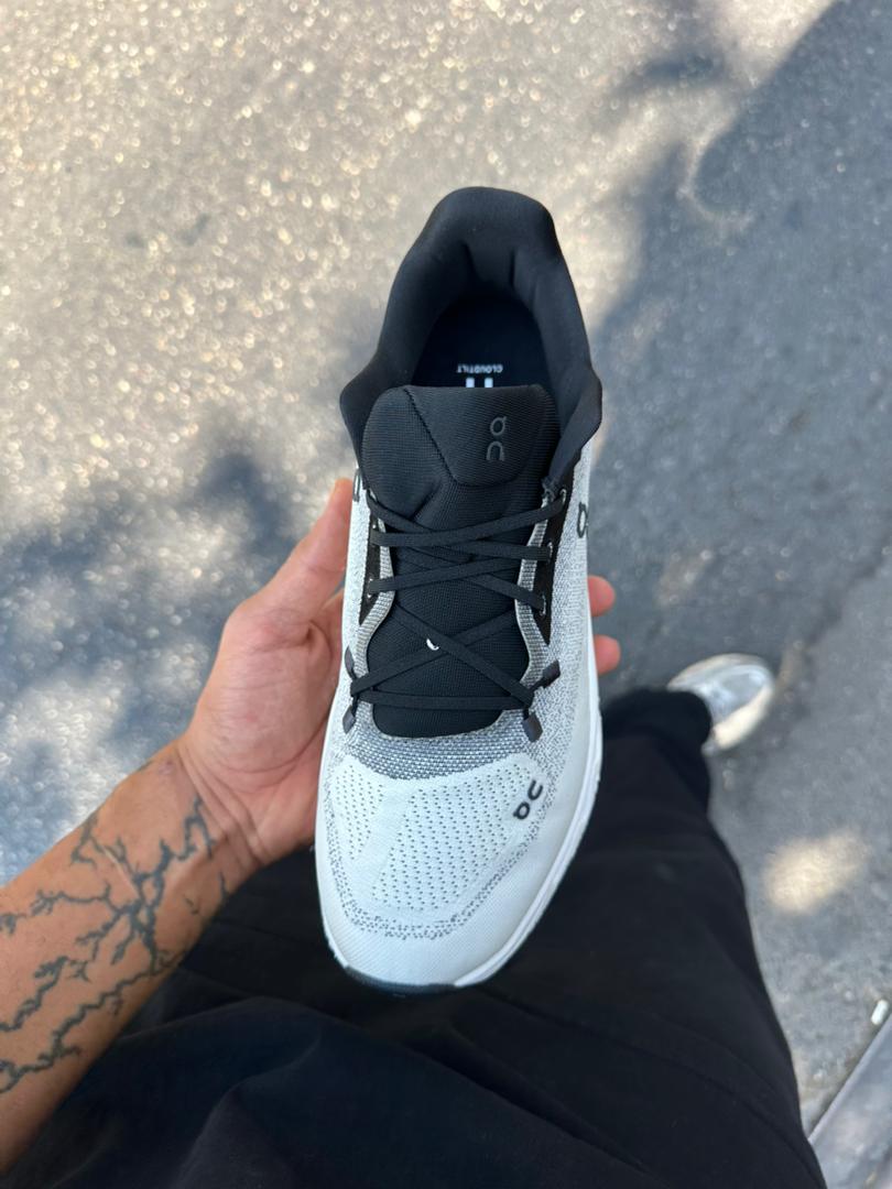 On Running Cloudtilt Sand Cream